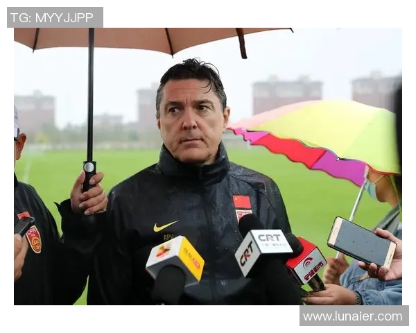 近二十年中国男足球星崛起与挑战：从成名到沉寂的辉煌与遗憾